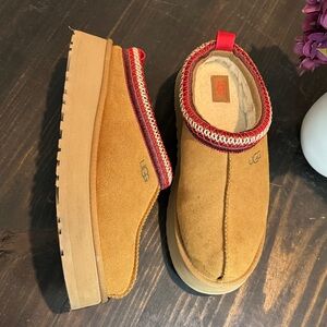 UGG Tazz II Chestnut Suede Slip-Ons with Red Trim